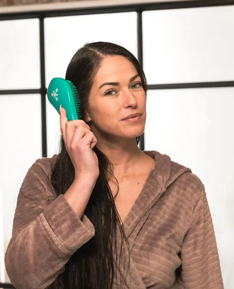 Neofollics detangler brush - Hair Growth Specialist