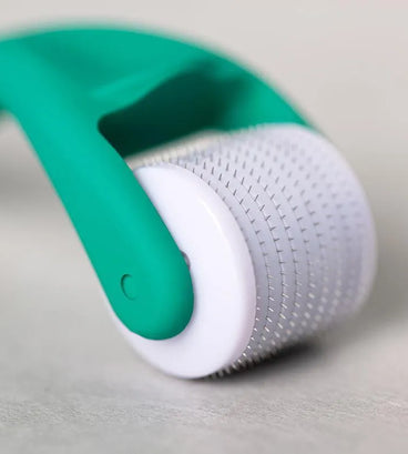 Neofollics scalp roller (0.3 mm) - Hair Growth Specialist